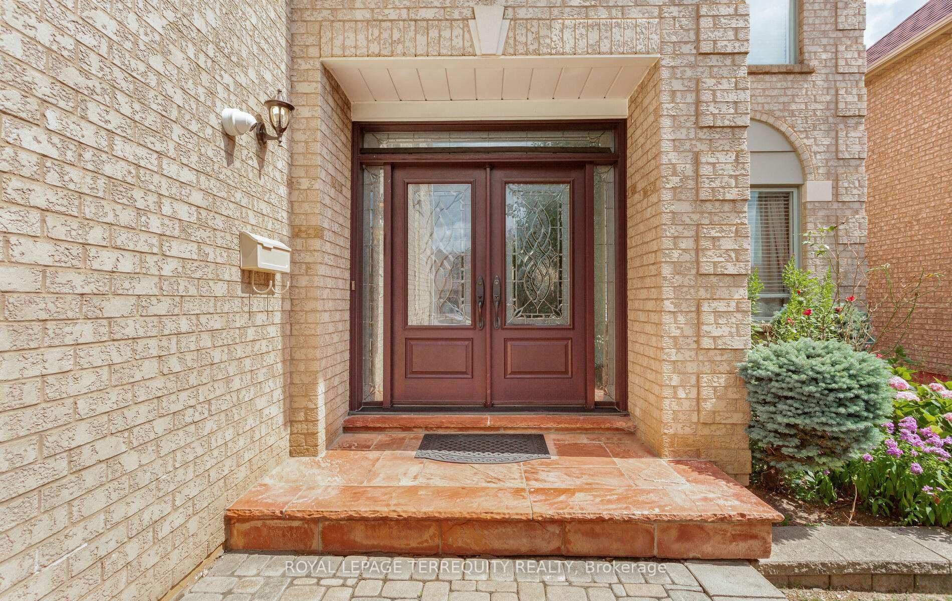 









5839


Fieldon

Road,
Mississauga,




ON
L5M 5K3

