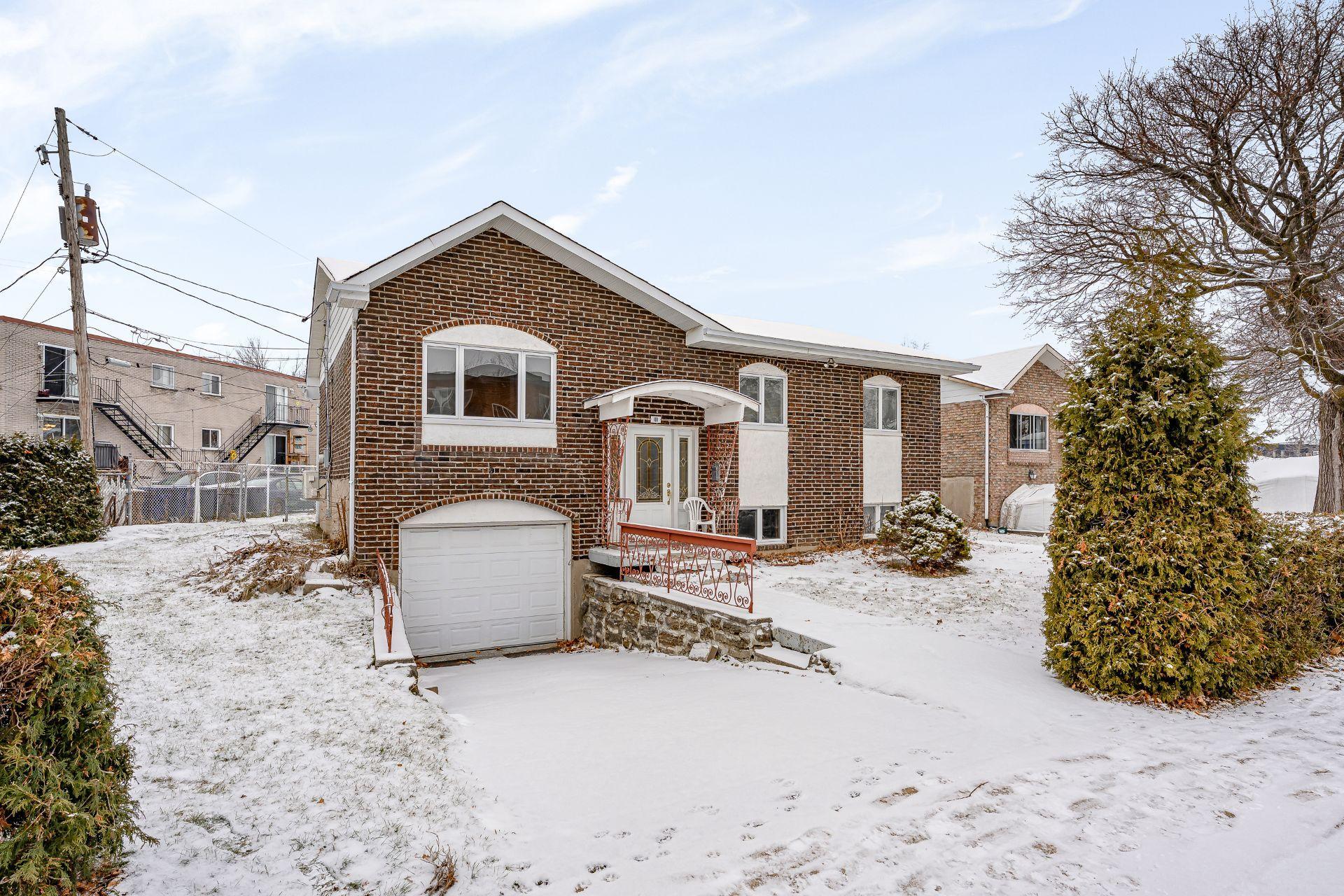 









101


16e Rue

,
Laval (Laval-des-Rapides),




QC
H7N5C8

