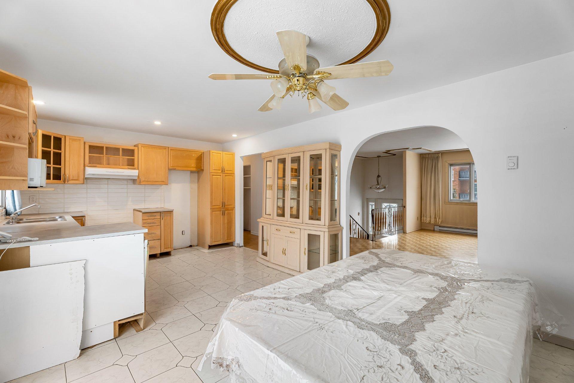 









101


16e Rue

,
Laval (Laval-des-Rapides),




QC
H7N5C8

