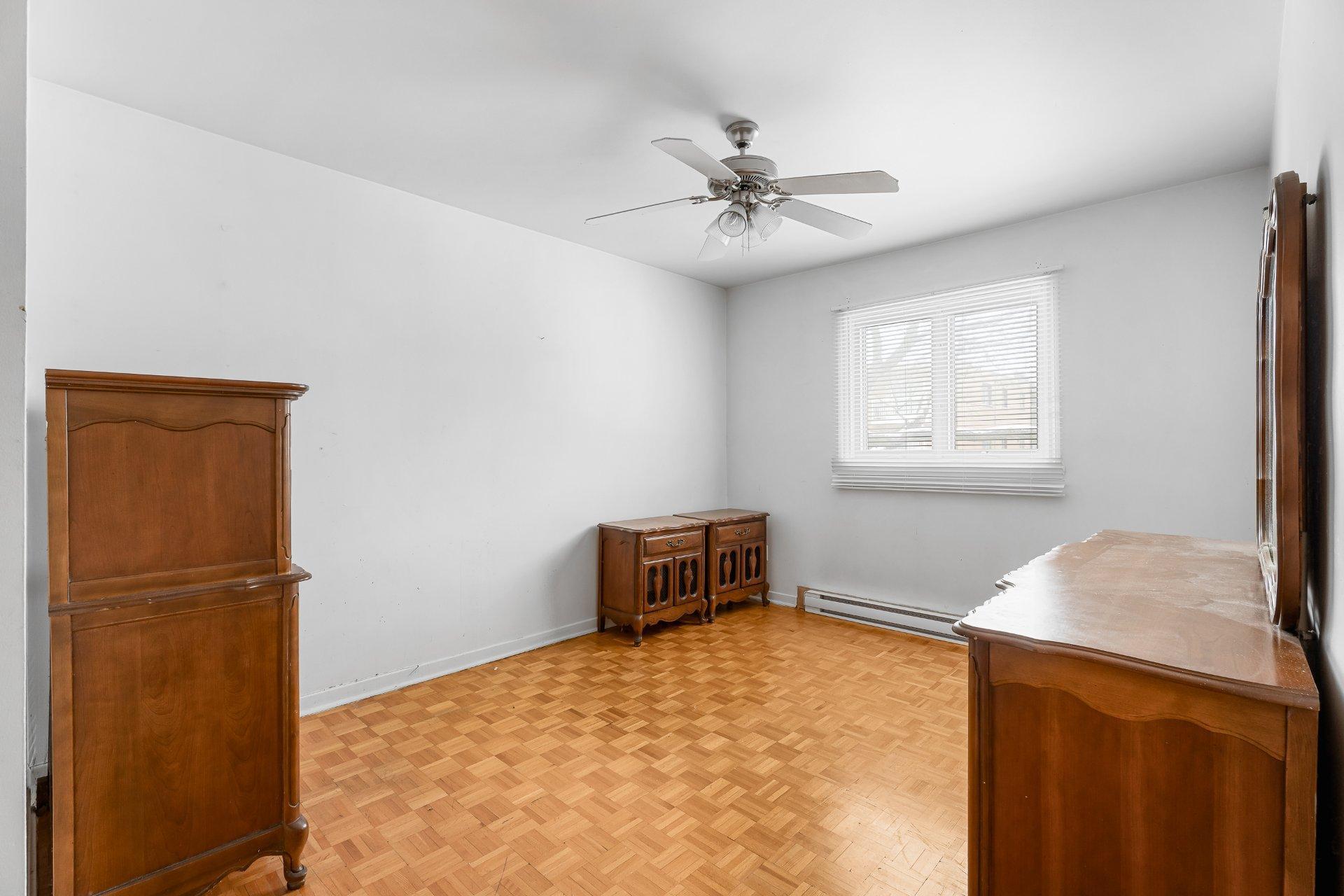 









101


16e Rue

,
Laval (Laval-des-Rapides),




QC
H7N5C8

