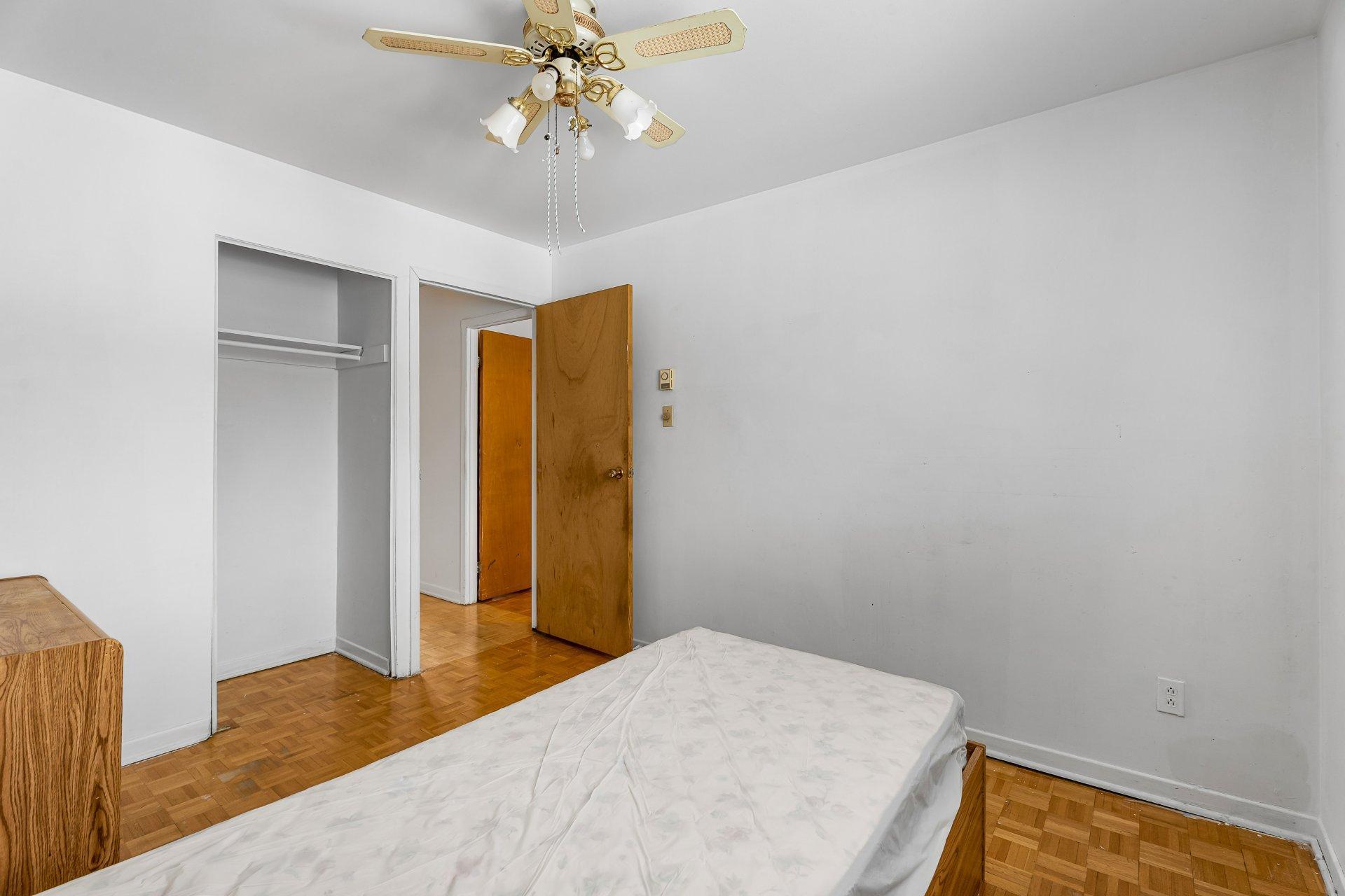 









101


16e Rue

,
Laval (Laval-des-Rapides),




QC
H7N5C8

