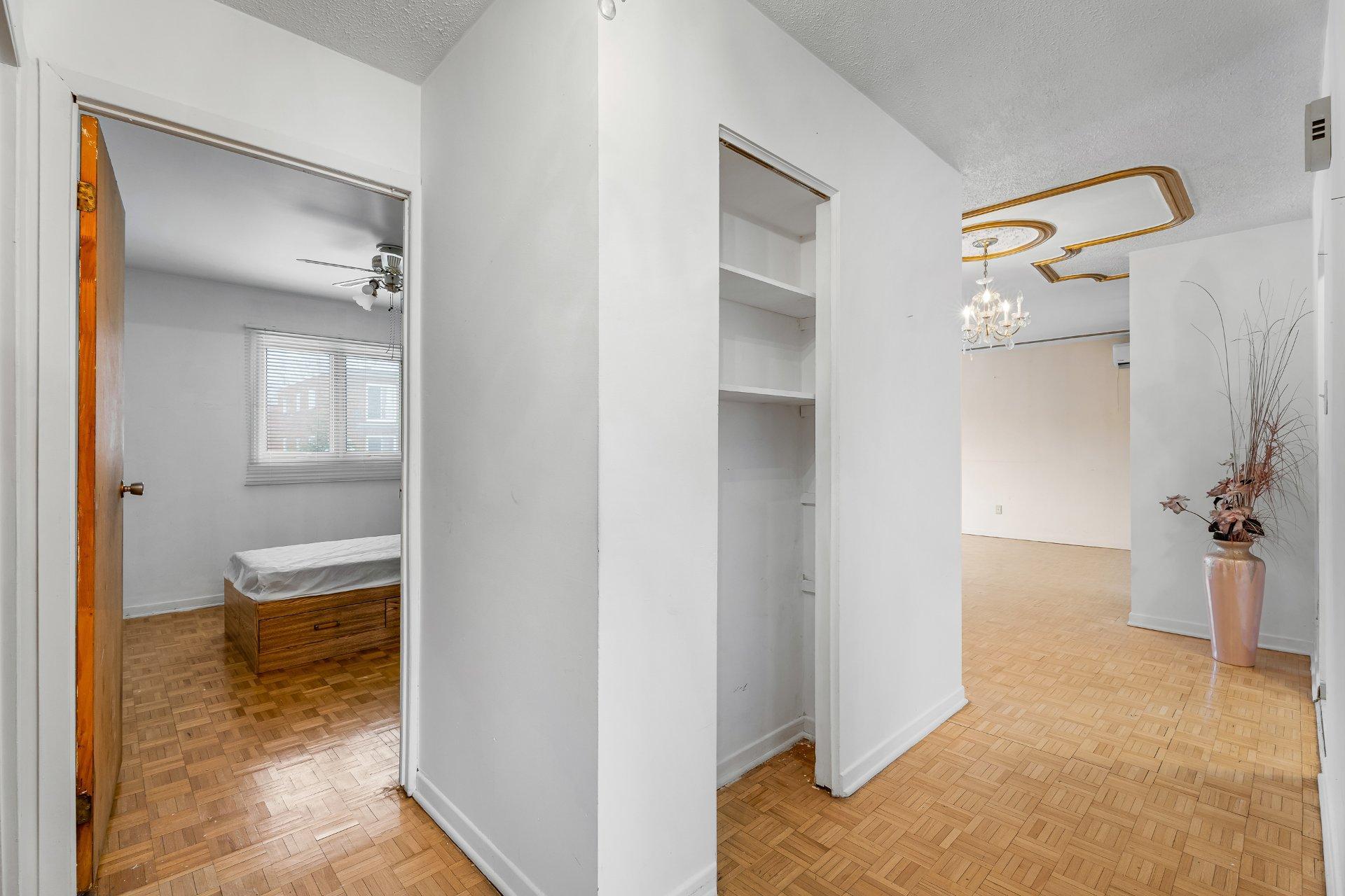 









101


16e Rue

,
Laval (Laval-des-Rapides),




QC
H7N5C8

