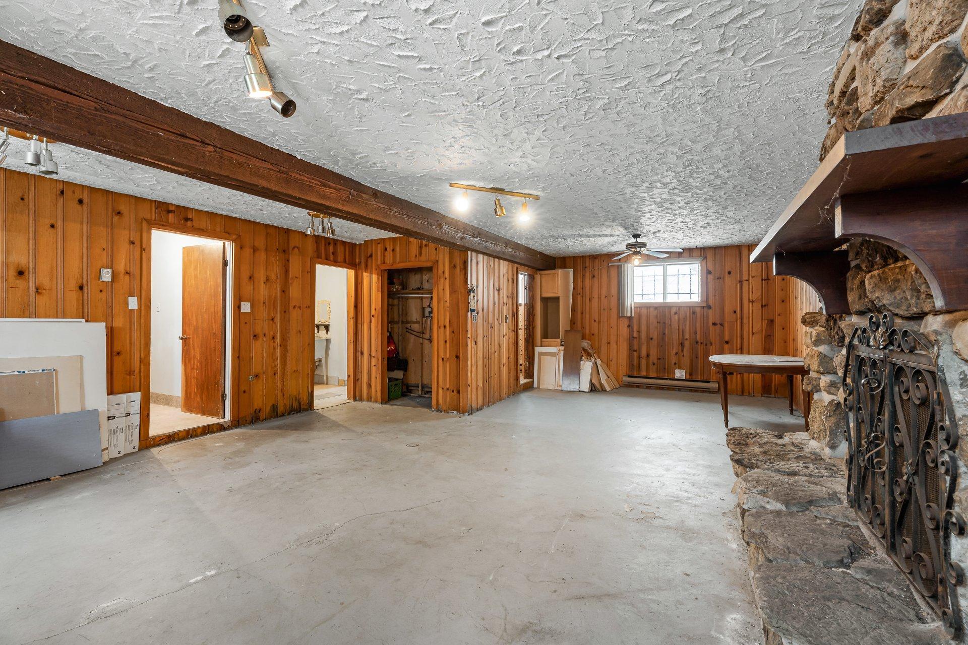 









101


16e Rue

,
Laval (Laval-des-Rapides),




QC
H7N5C8

