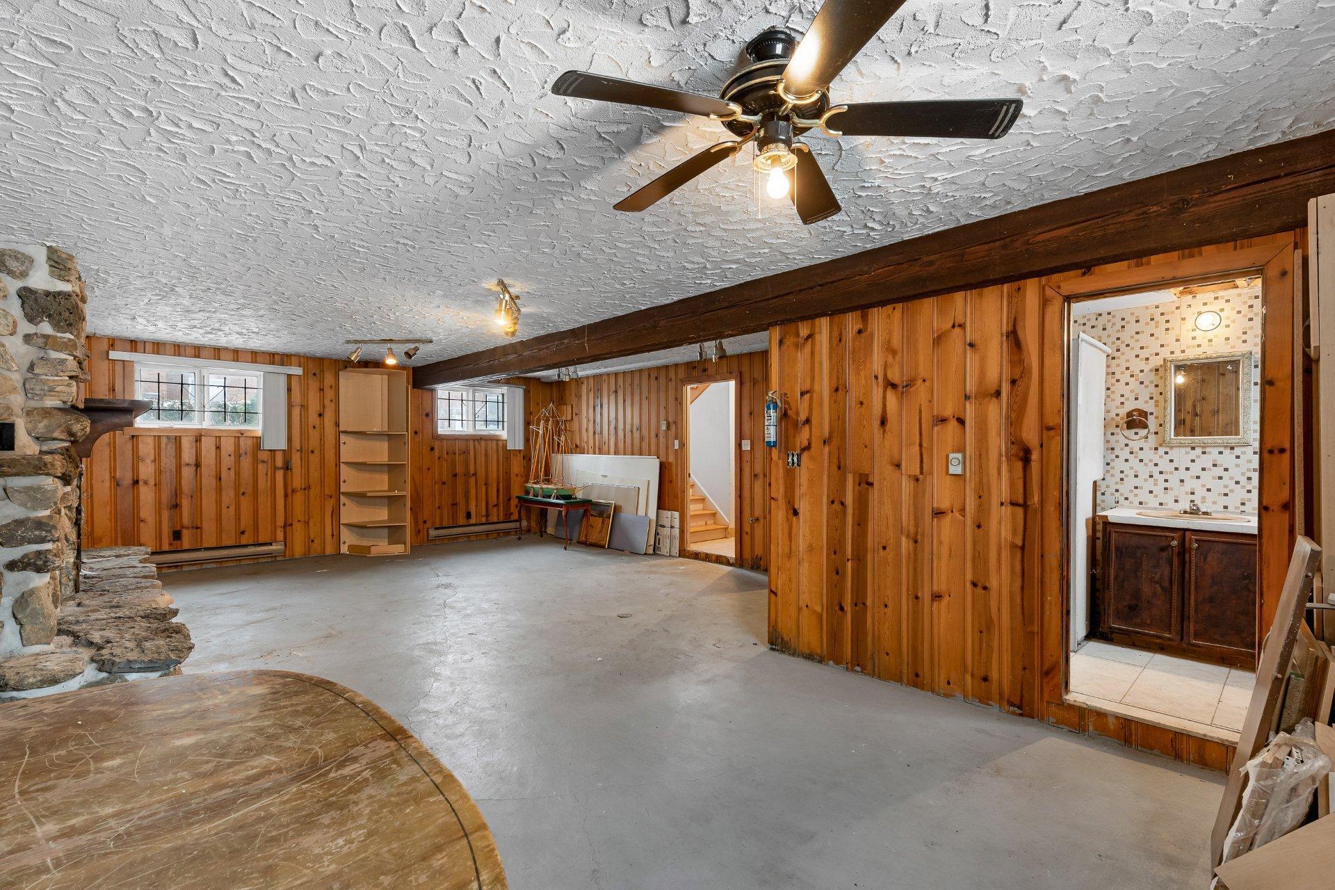 









101


16e Rue

,
Laval (Laval-des-Rapides),




QC
H7N5C8

