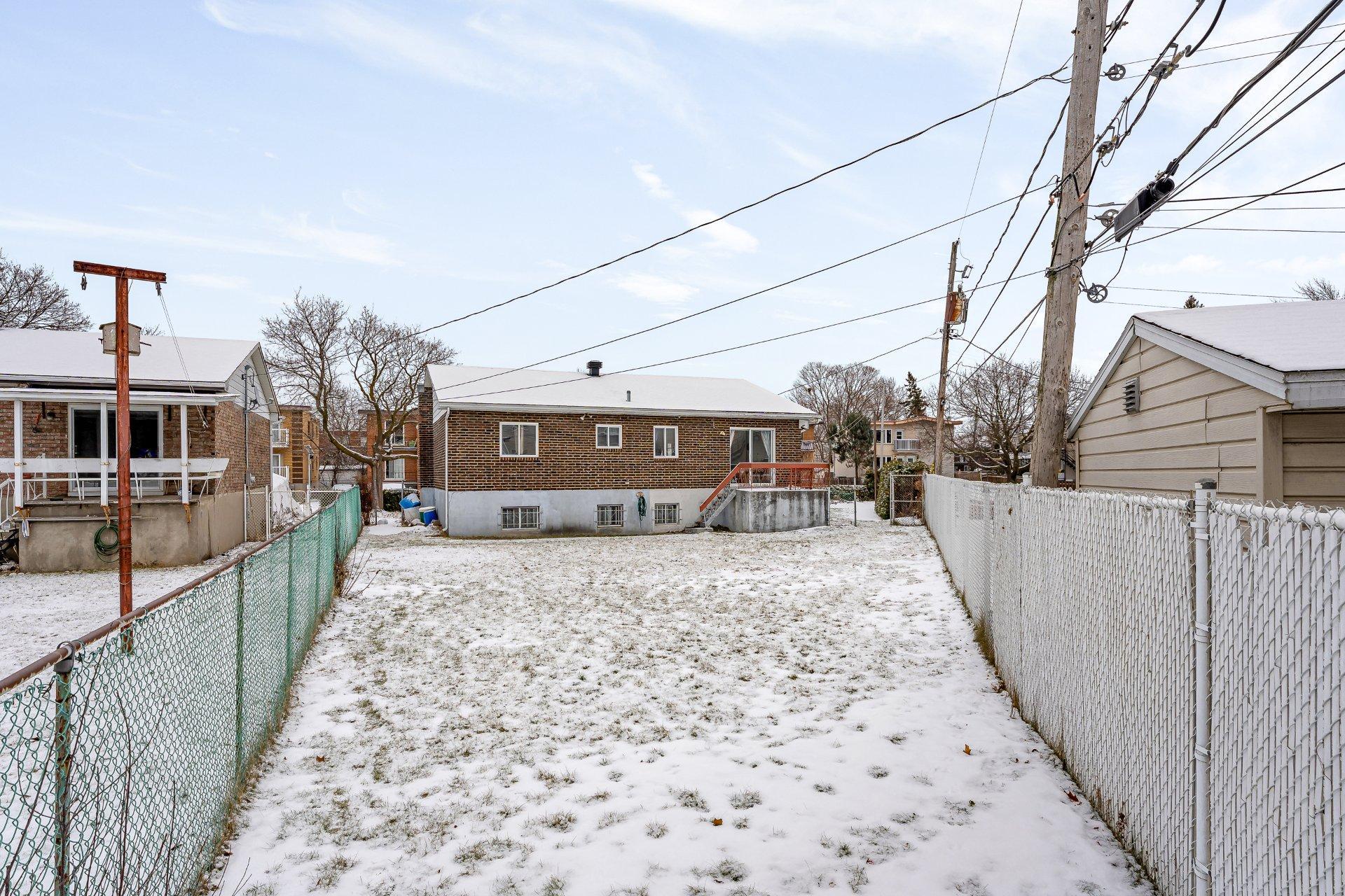 









101


16e Rue

,
Laval (Laval-des-Rapides),




QC
H7N5C8

