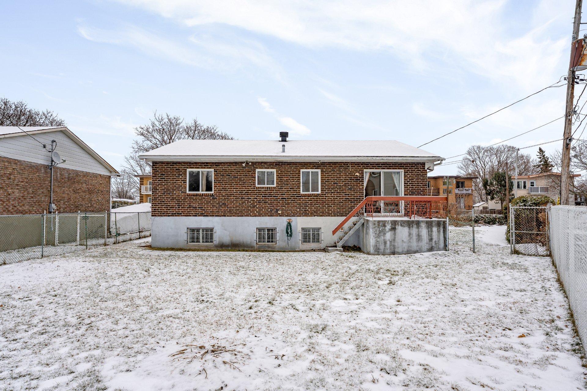 









101


16e Rue

,
Laval (Laval-des-Rapides),




QC
H7N5C8

