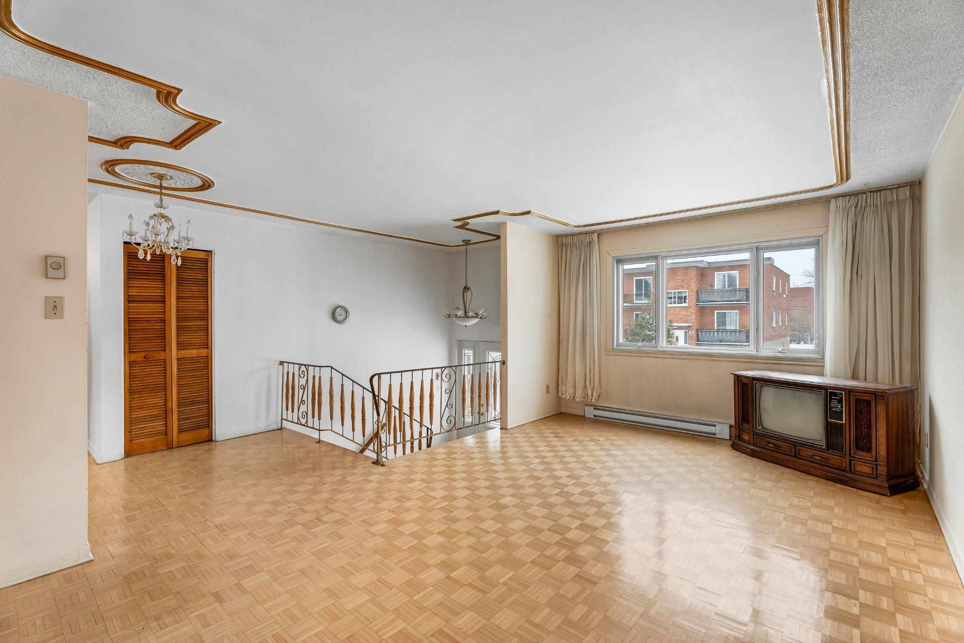 









101


16e Rue

,
Laval (Laval-des-Rapides),




QC
H7N5C8

