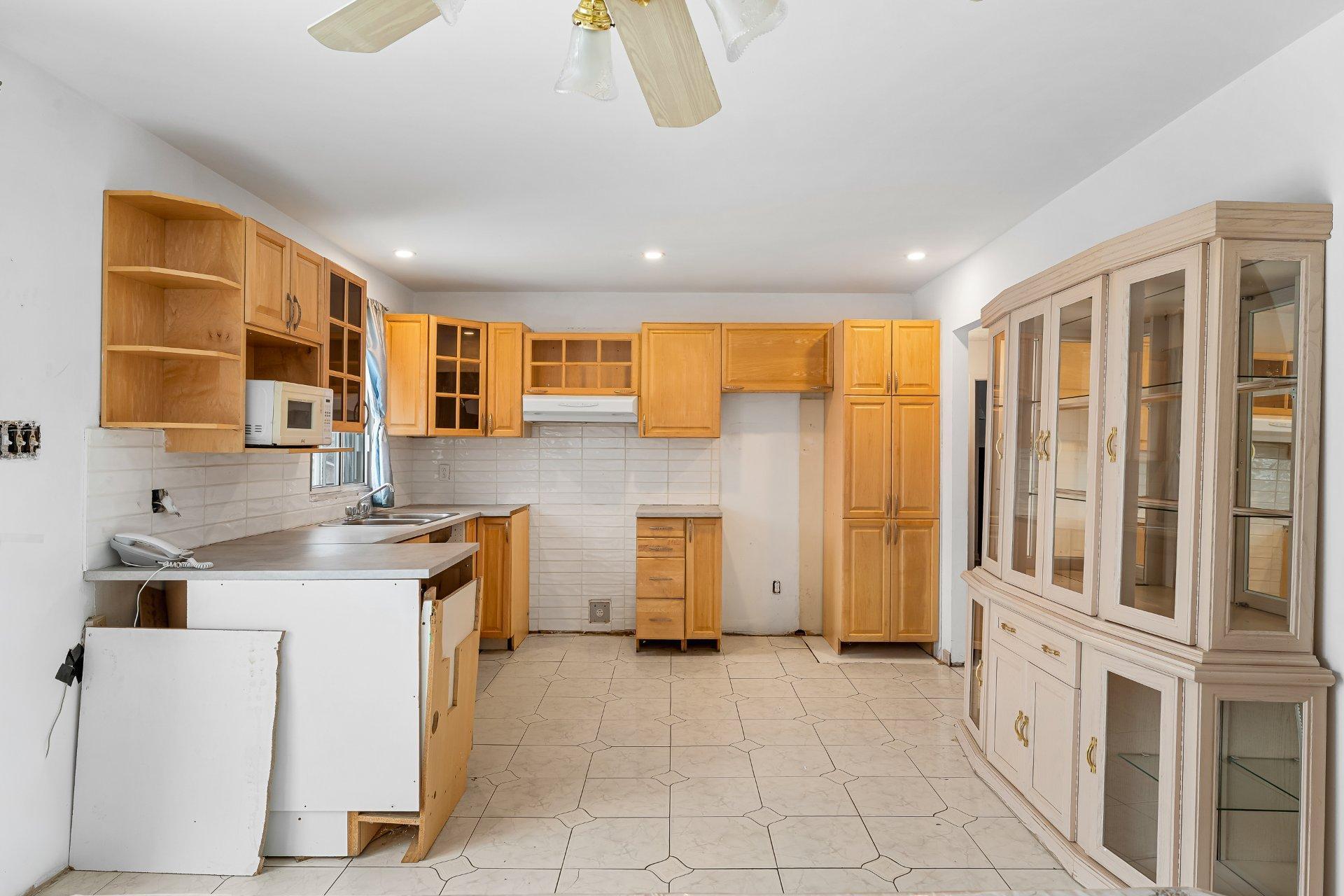 









101


16e Rue

,
Laval (Laval-des-Rapides),




QC
H7N5C8

