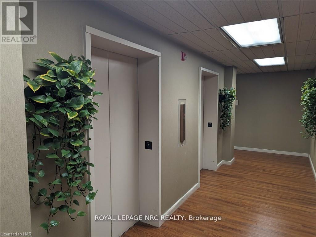 












702 - 43 CHURCH STREET W

,
St. Catharines (Downtown),




Ontario
L2R7E1

