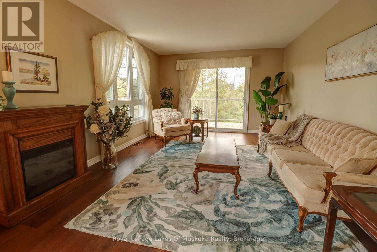 












106 - 31 DAIRY LANE

,
Huntsville (Chaffey),




Ontario
P1H2L7

