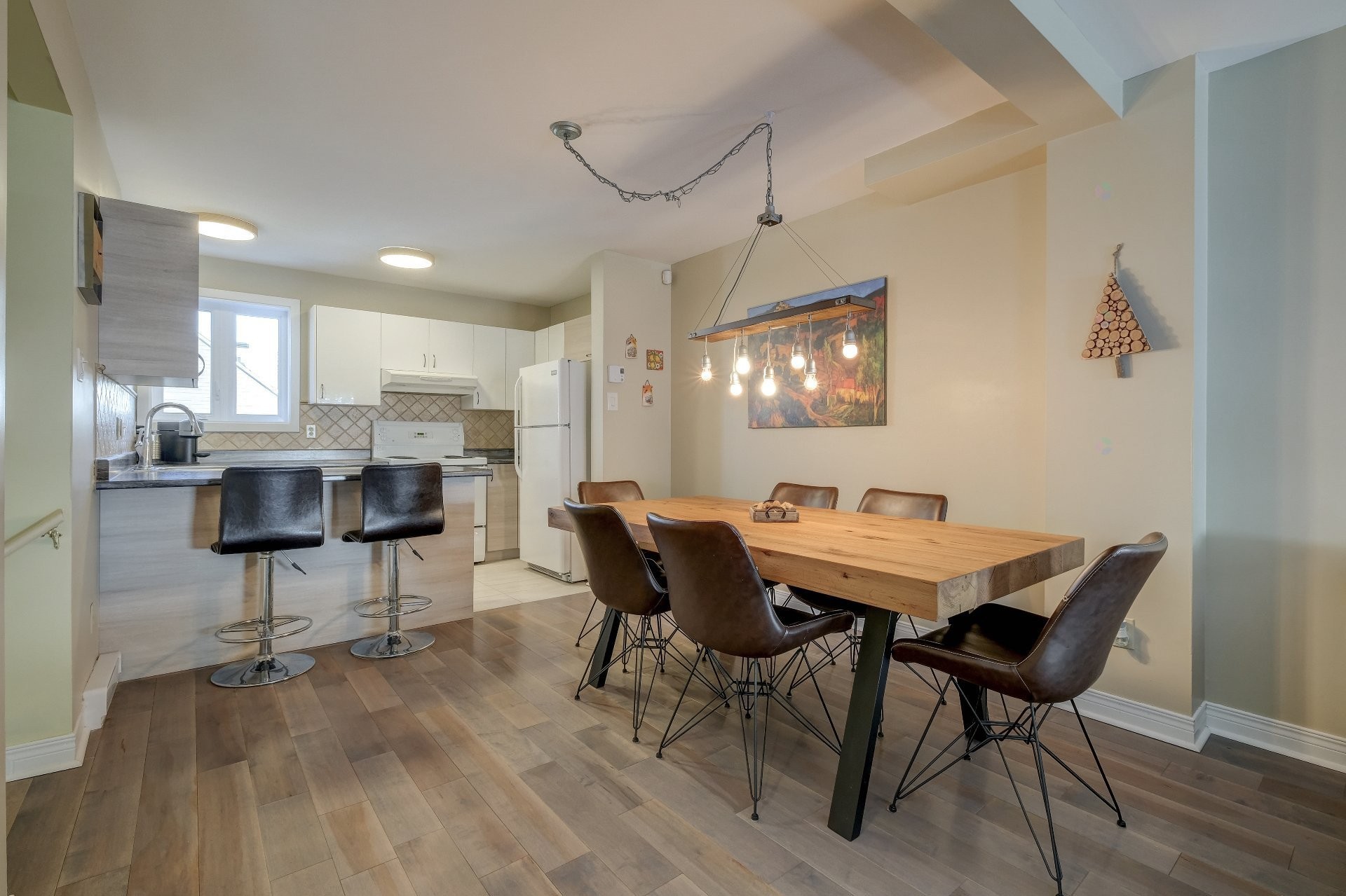 









177


Rue Dorchester

,
Bromont,




QC
J2L1P9

