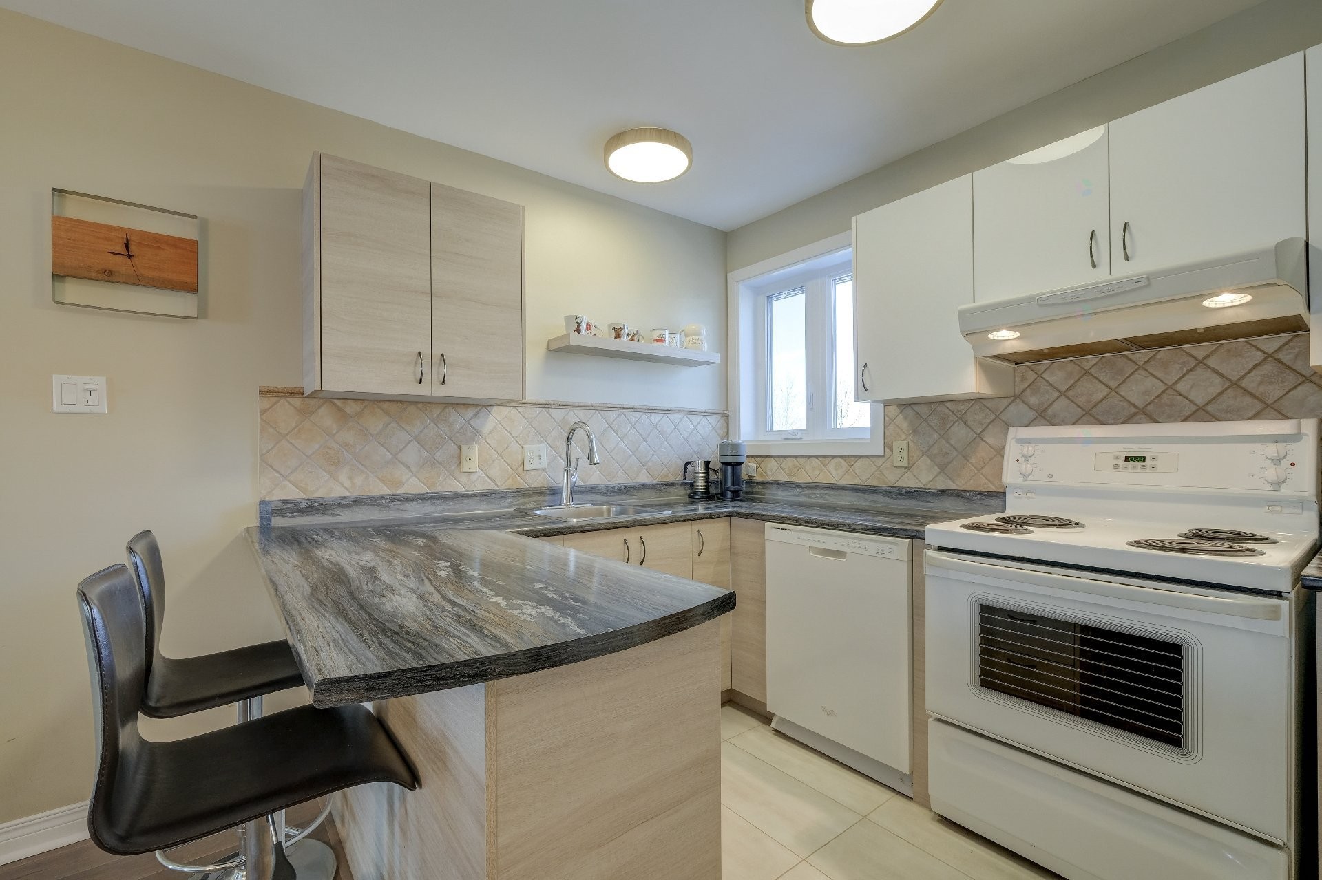 









177


Rue Dorchester

,
Bromont,




QC
J2L1P9

