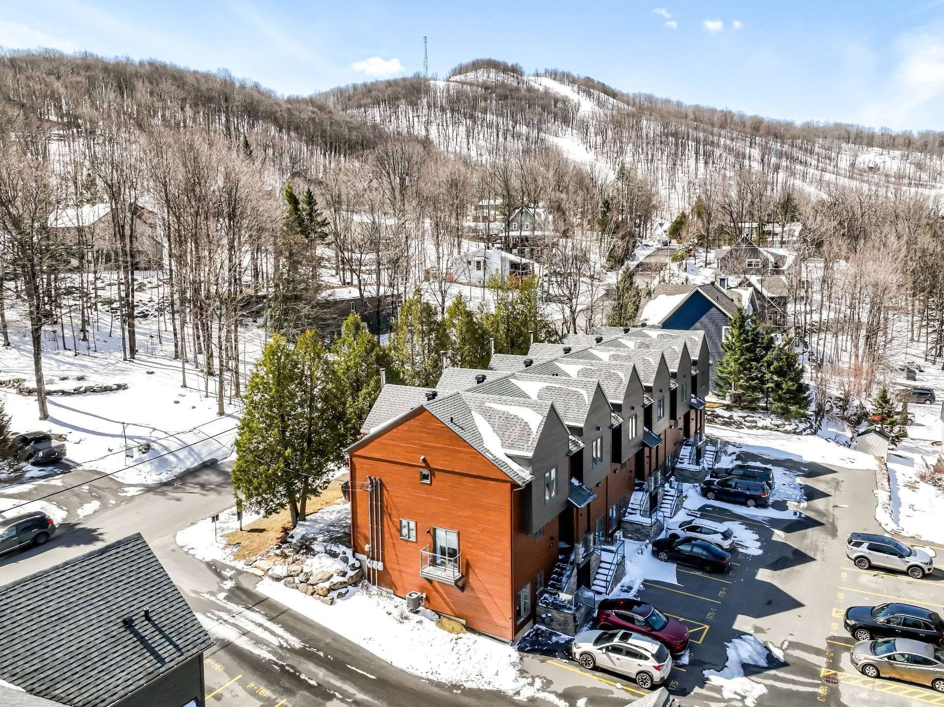 









177


Rue Dorchester

,
Bromont,




QC
J2L1P9

