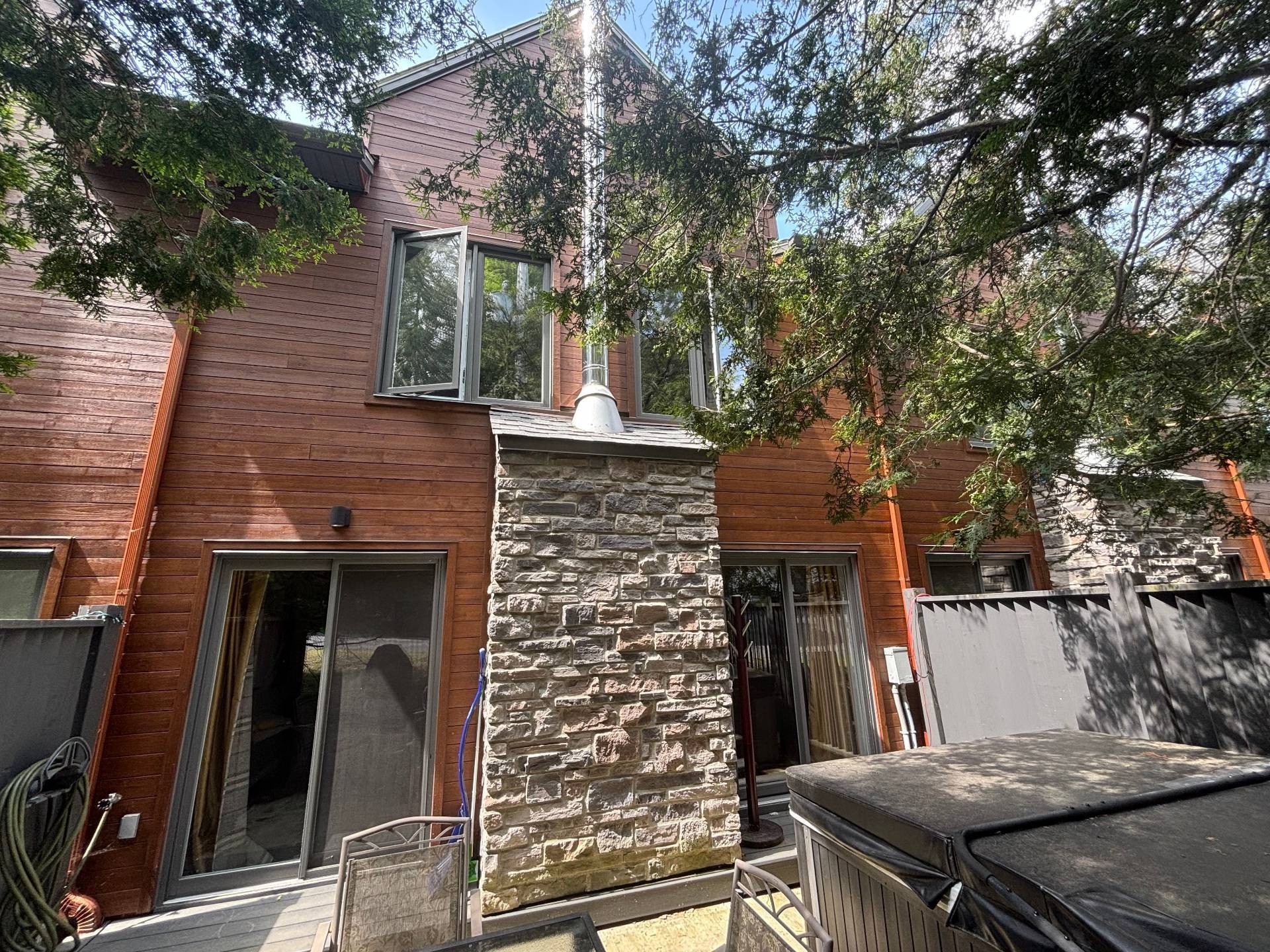 









177


Rue Dorchester

,
Bromont,




QC
J2L1P9

