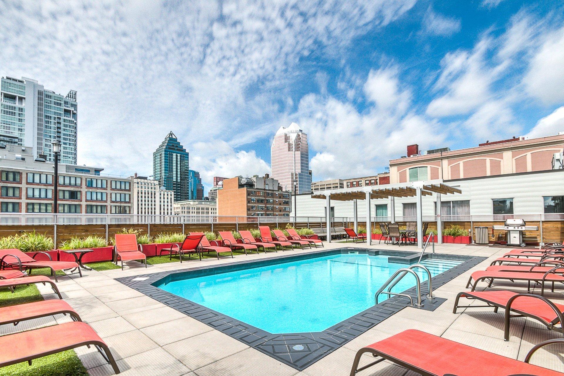 









1200


Rue St-Alexandre

, 119,
Montréal (Ville-Marie),




QC
H3B3H5

