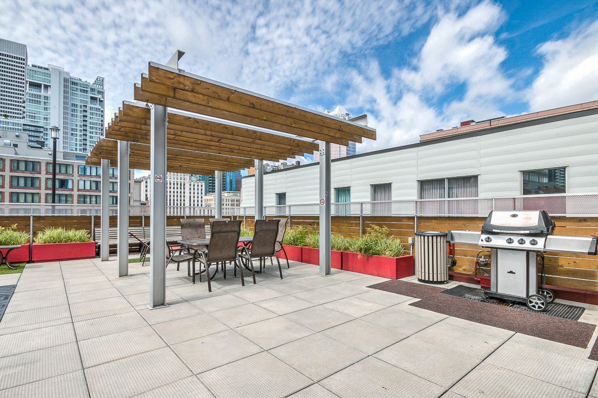 









1200


Rue St-Alexandre

, 119,
Montréal (Ville-Marie),




QC
H3B3H5

