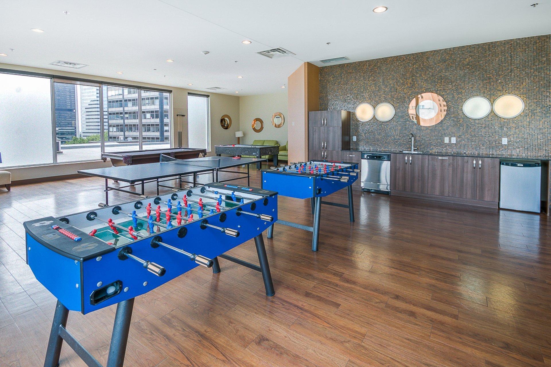 









1200


Rue St-Alexandre

, 119,
Montréal (Ville-Marie),




QC
H3B3H5

