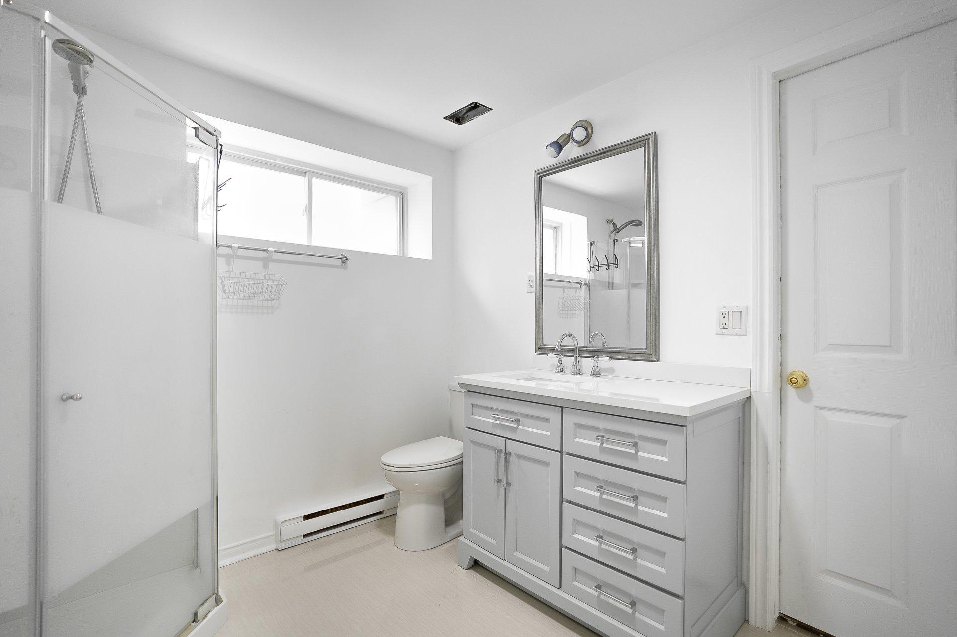 









9040


Boul. Marie-Victorin

,
Brossard,




QC
J4S1A3

