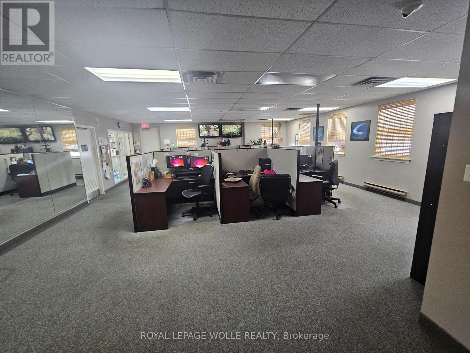 












30 RIDGEWAY CIRCLE

,
Woodstock,




Ontario
N4V1C9

