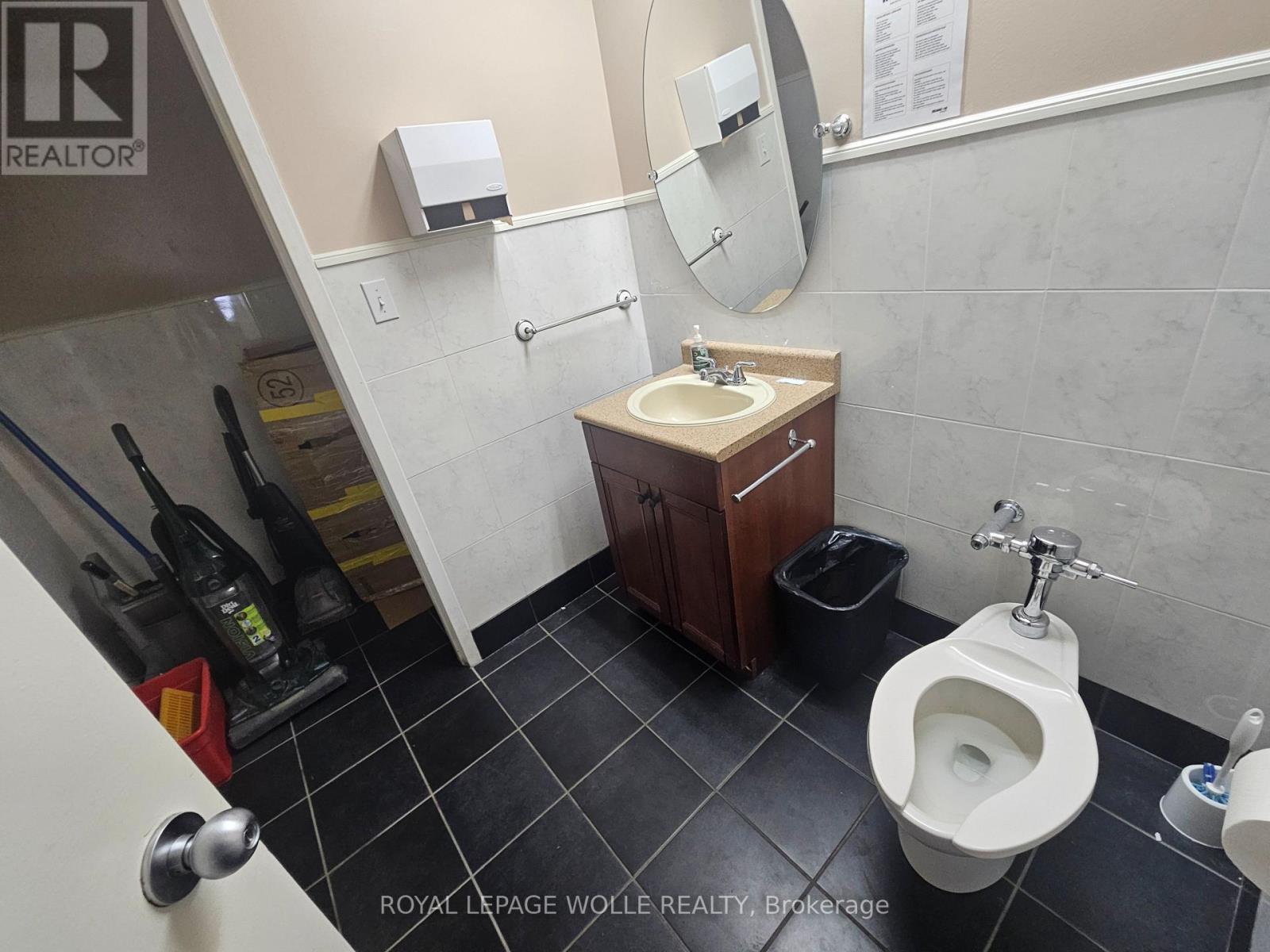 












30 RIDGEWAY CIRCLE

,
Woodstock,




Ontario
N4V1C9

