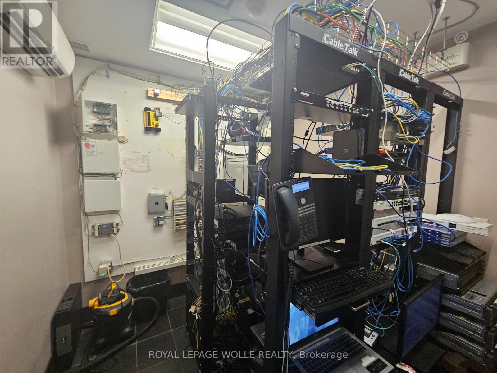 












30 RIDGEWAY CIRCLE

,
Woodstock,




Ontario
N4V1C9

