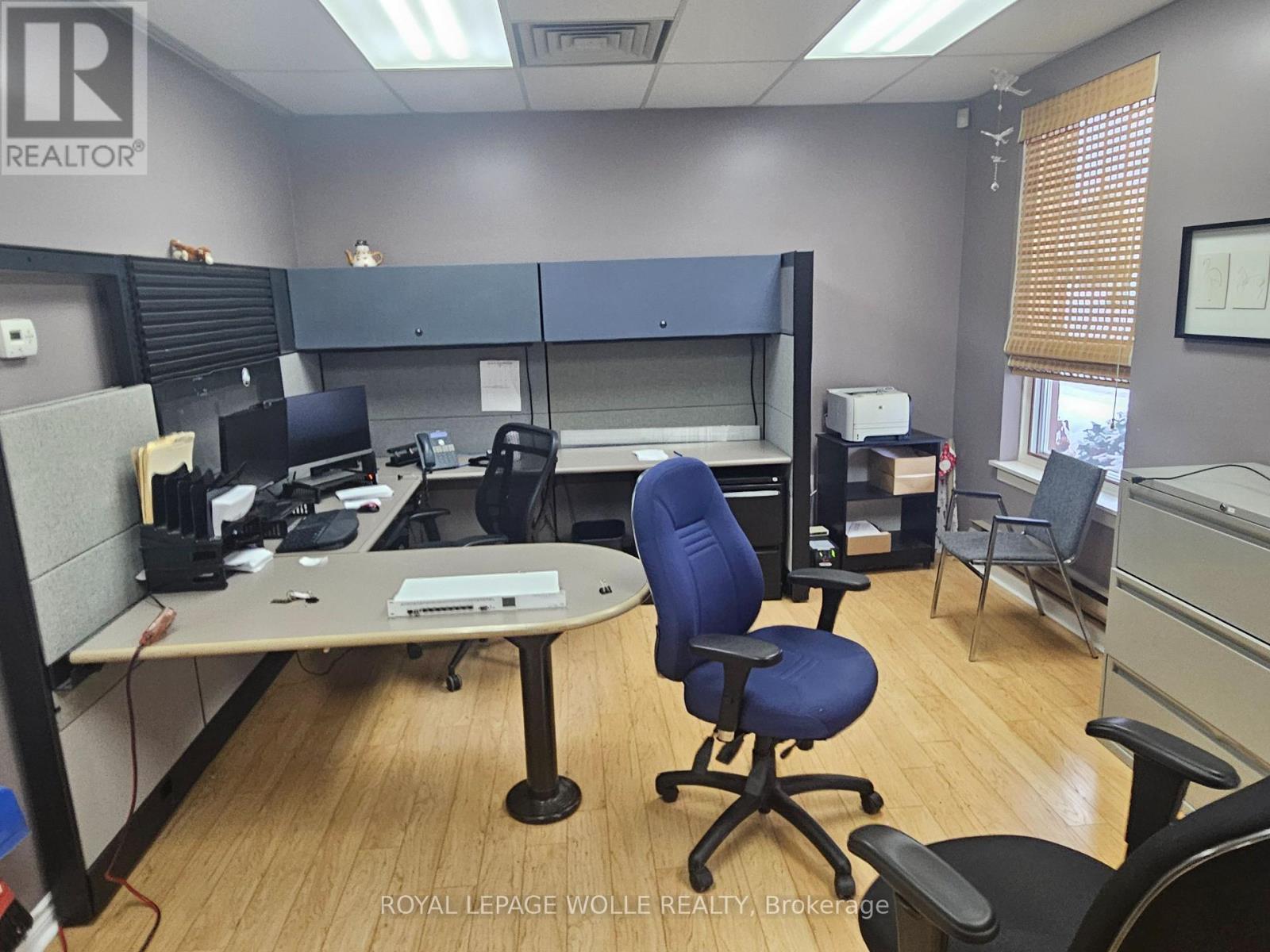 












30 RIDGEWAY CIRCLE

,
Woodstock,




Ontario
N4V1C9

