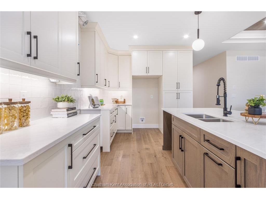 









44


BLOOMINGTON

Way,
Chatham,




ON
N7L 0H2

