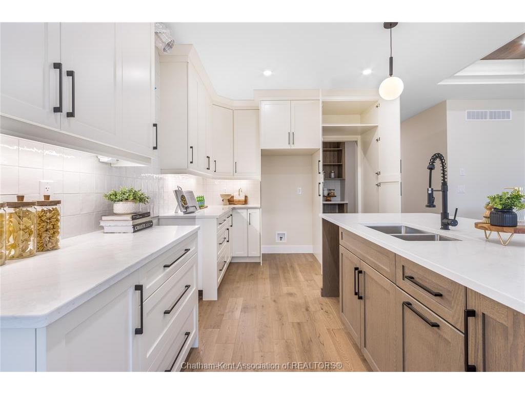 









44


BLOOMINGTON

Way,
Chatham,




ON
N7L 0H2

