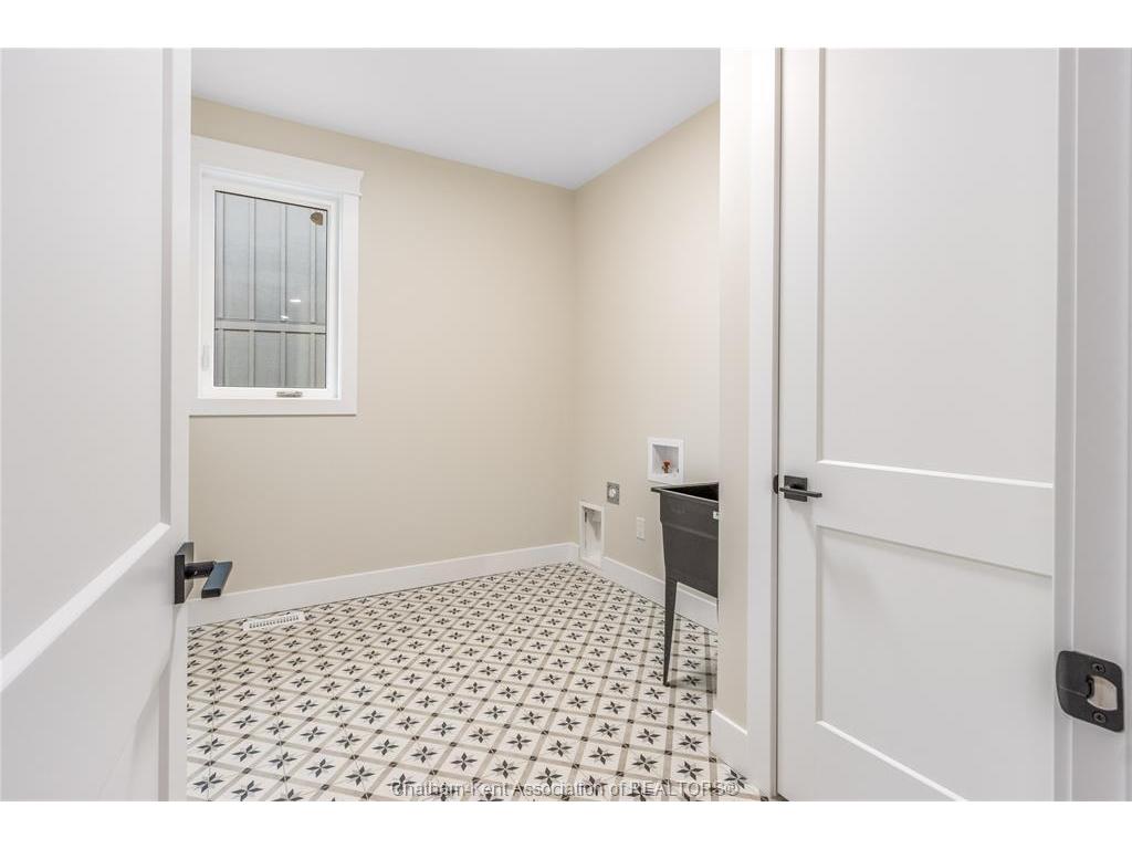 









44


BLOOMINGTON

Way,
Chatham,




ON
N7L 0H2

