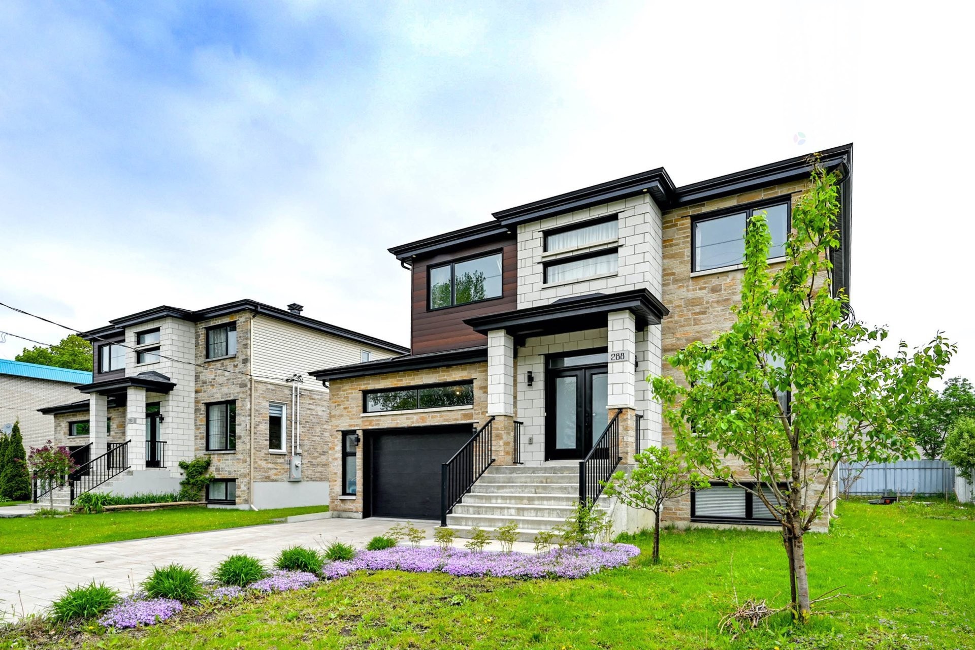 









288


Rue Chambly

,
Longueuil (Greenfield Park),




QC
J4V2E7

