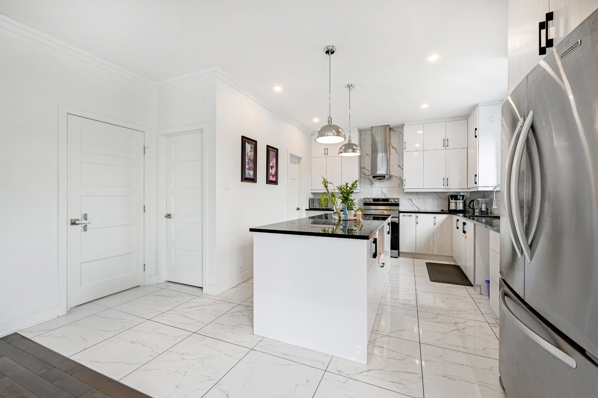 









288


Rue Chambly

,
Longueuil (Greenfield Park),




QC
J4V2E7

