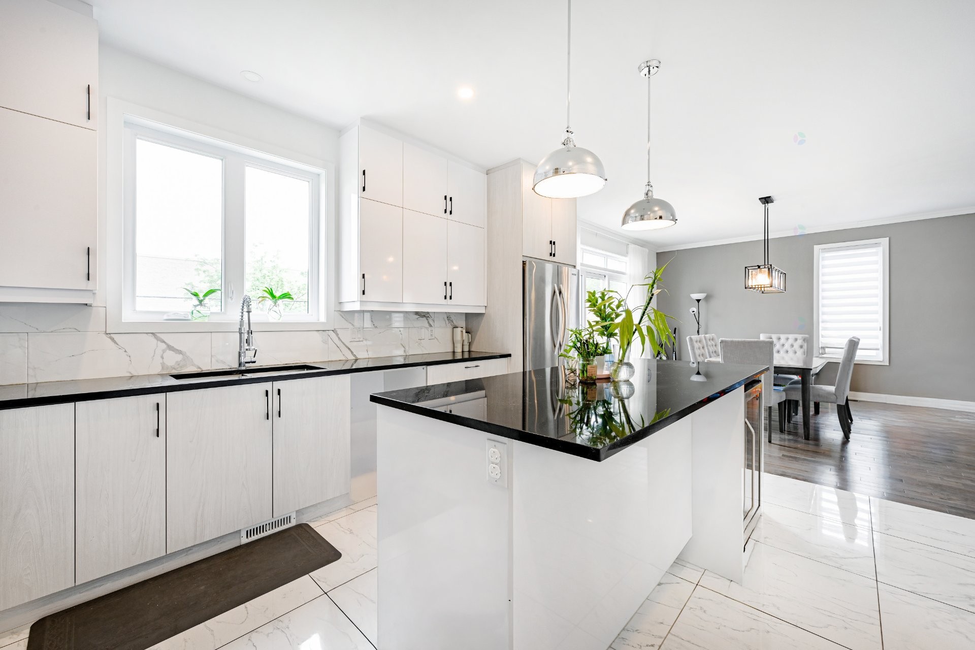 









288


Rue Chambly

,
Longueuil (Greenfield Park),




QC
J4V2E7

