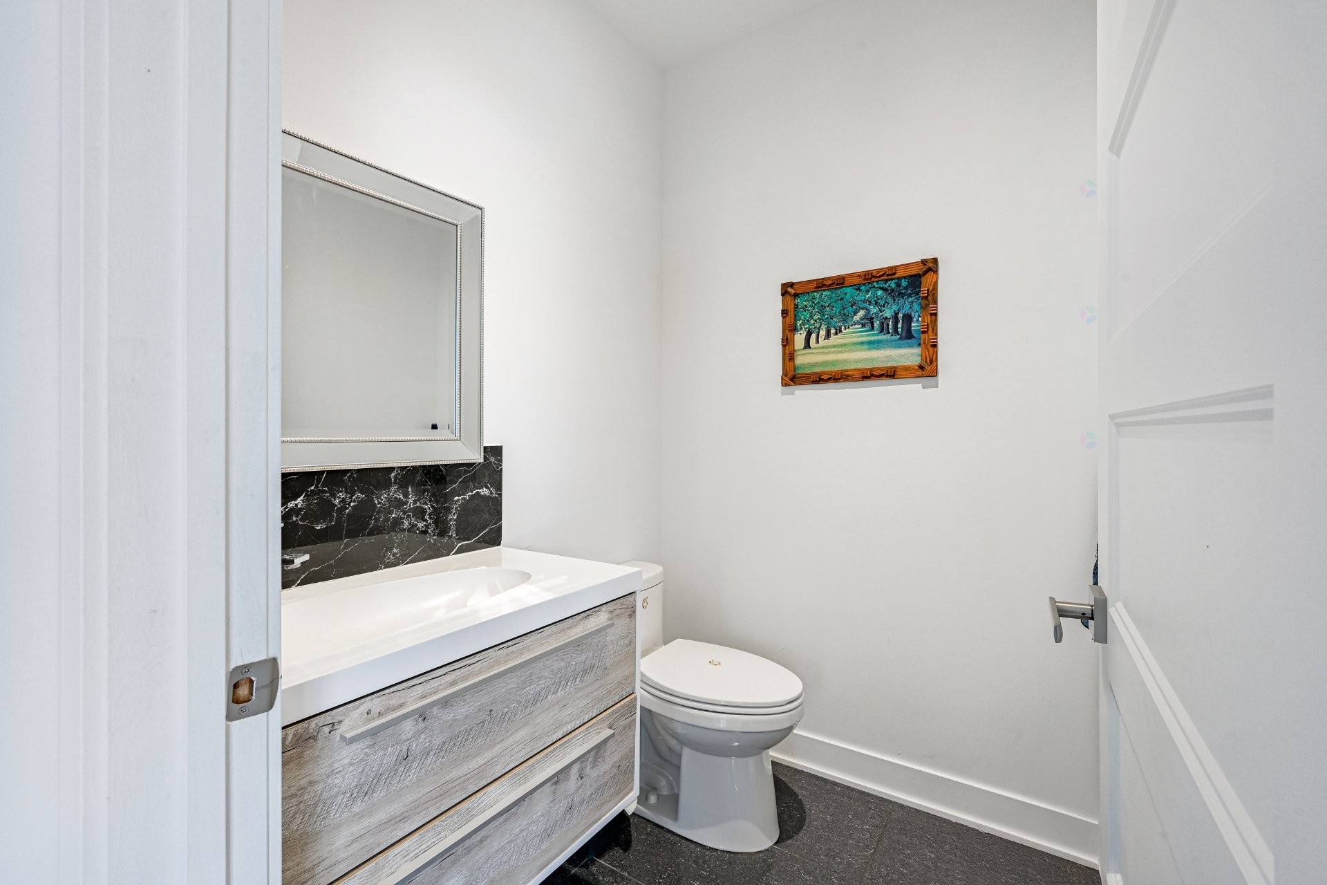 









288


Rue Chambly

,
Longueuil (Greenfield Park),




QC
J4V2E7

