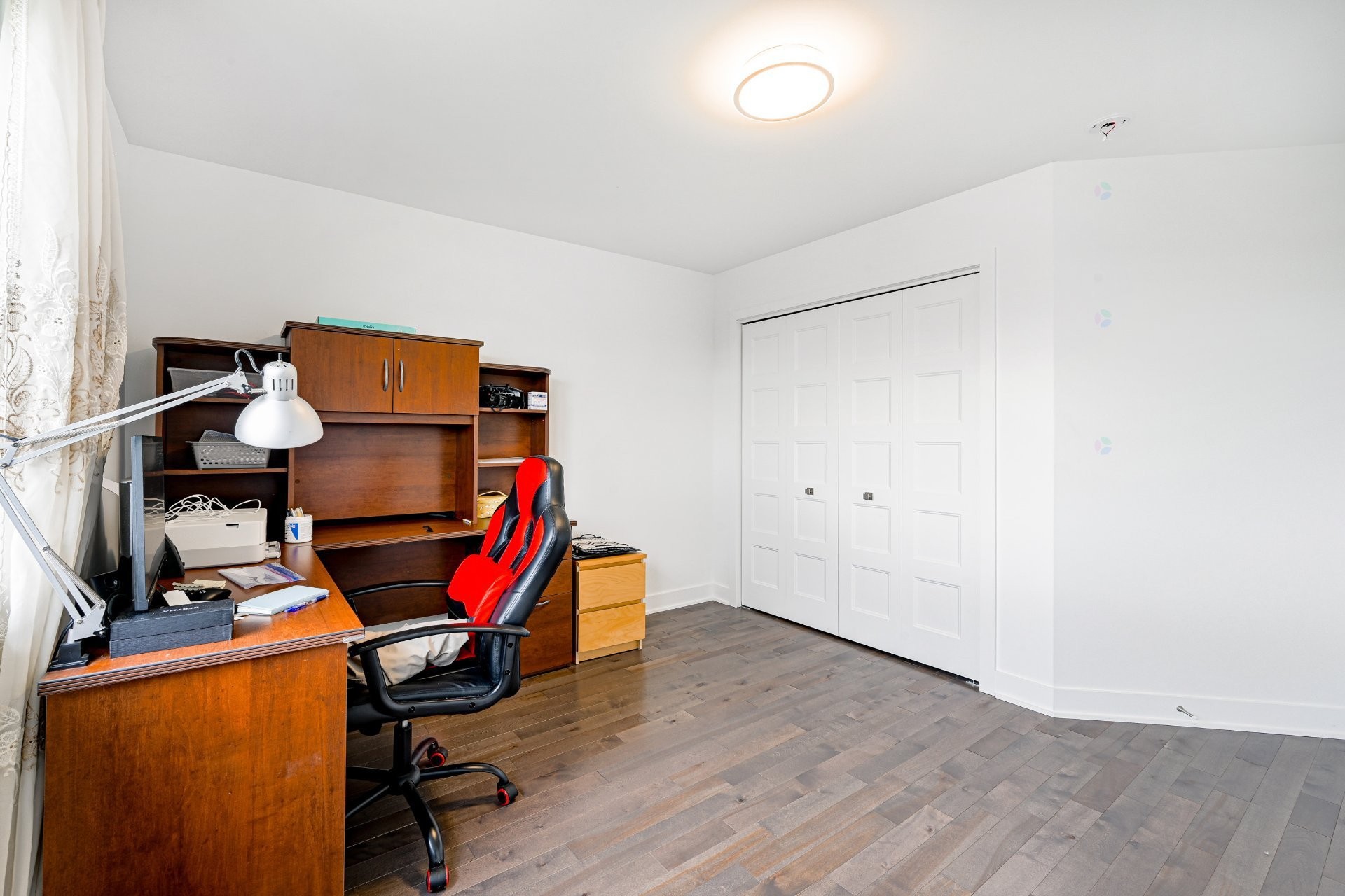 









288


Rue Chambly

,
Longueuil (Greenfield Park),




QC
J4V2E7

