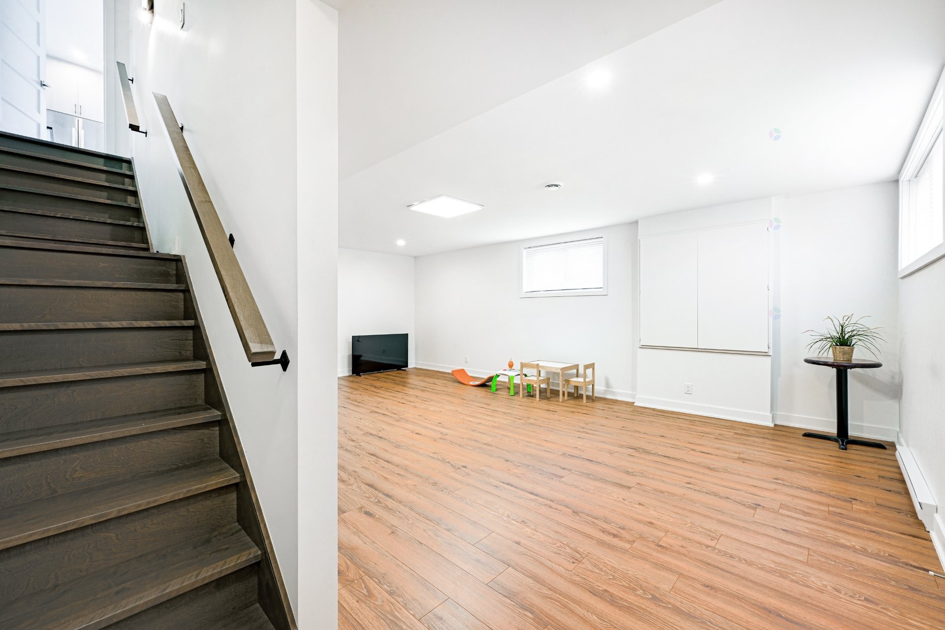 









288


Rue Chambly

,
Longueuil (Greenfield Park),




QC
J4V2E7

