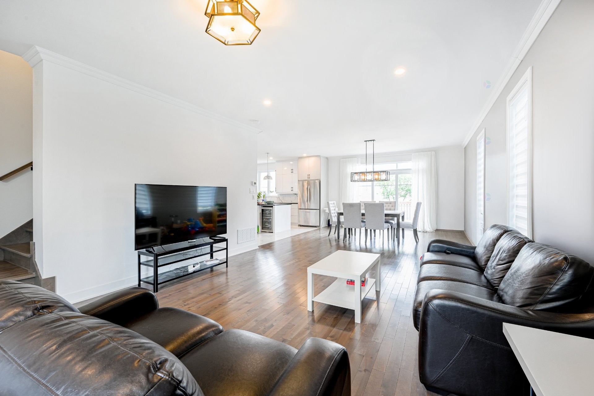 









288


Rue Chambly

,
Longueuil (Greenfield Park),




QC
J4V2E7

