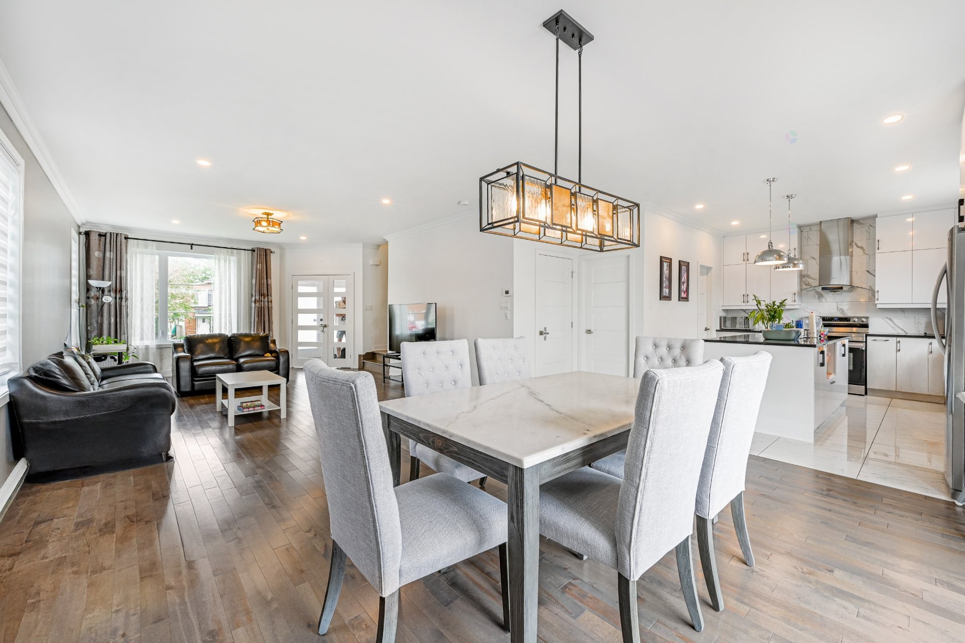 









288


Rue Chambly

,
Longueuil (Greenfield Park),




QC
J4V2E7

