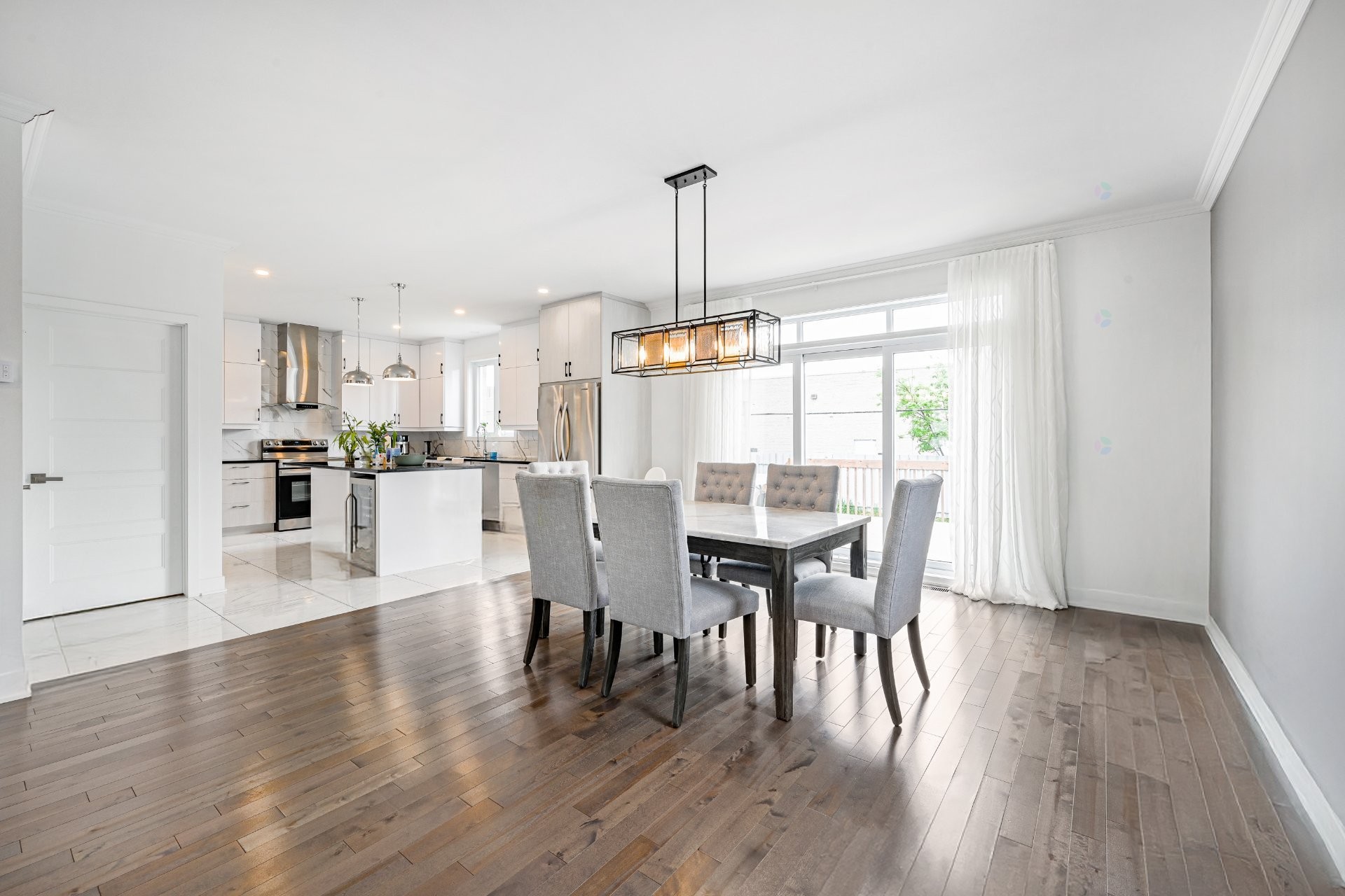 









288


Rue Chambly

,
Longueuil (Greenfield Park),




QC
J4V2E7

