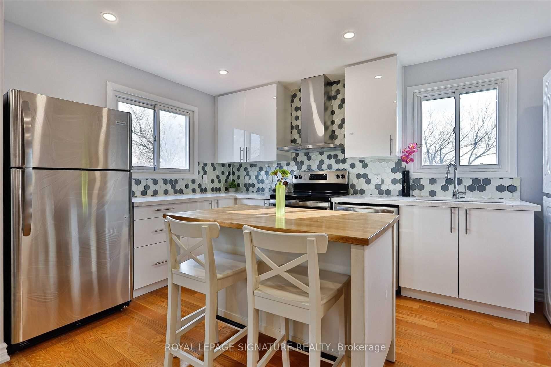 









47


South Edgely

Avenue, Upper Unit,
Toronto,




ON
M1N 3K9

