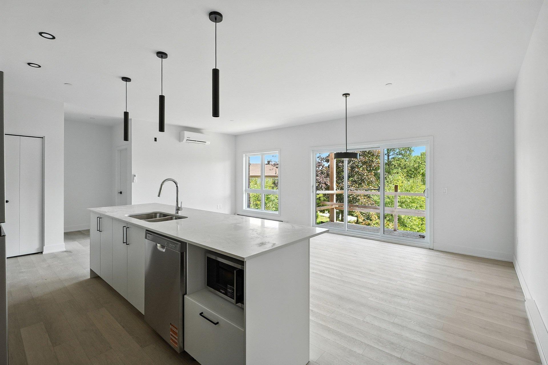 









312


Ch. Freeman

, 204,
Gatineau (Hull),




QC
J8Z2B6

