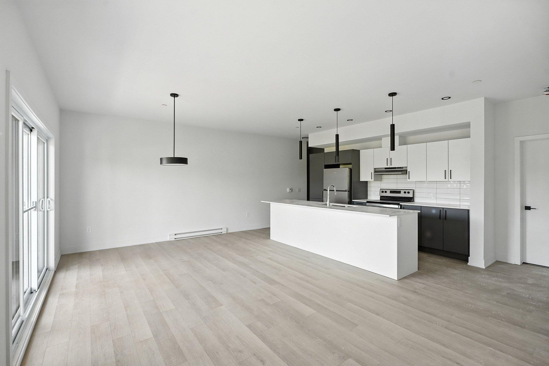 









312


Ch. Freeman

, 204,
Gatineau (Hull),




QC
J8Z2B6

