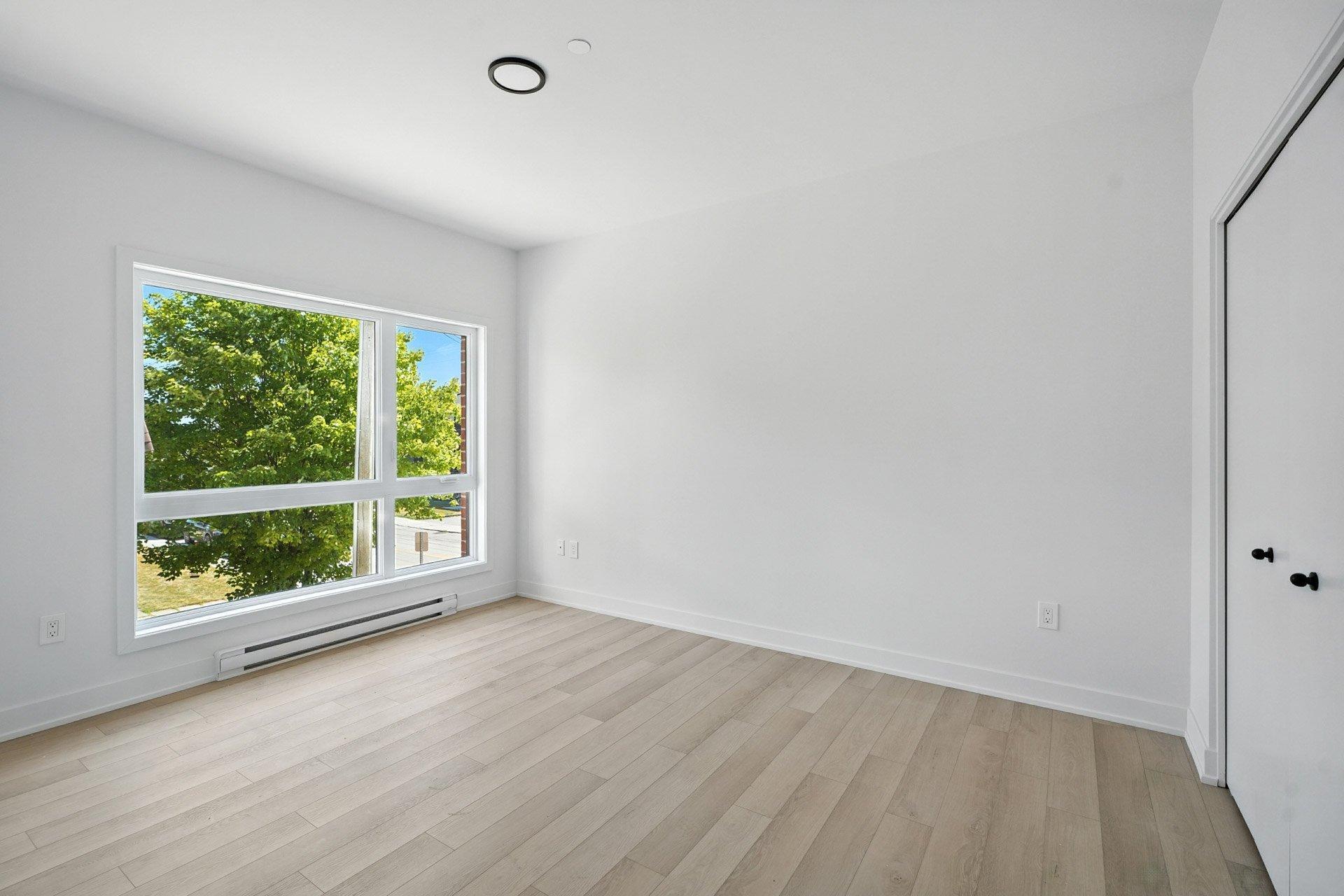 









312


Ch. Freeman

, 302,
Gatineau (Hull),




QC
J8Z2B6

