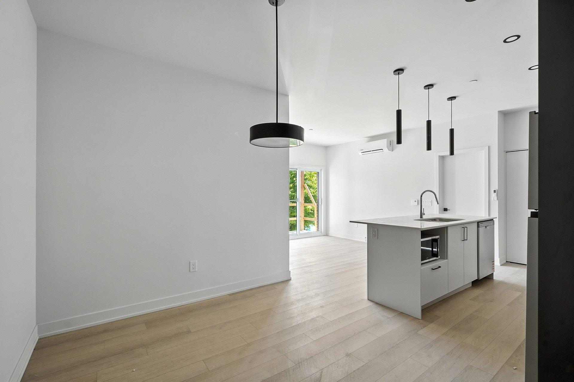 









312


Ch. Freeman

, 302,
Gatineau (Hull),




QC
J8Z2B6

