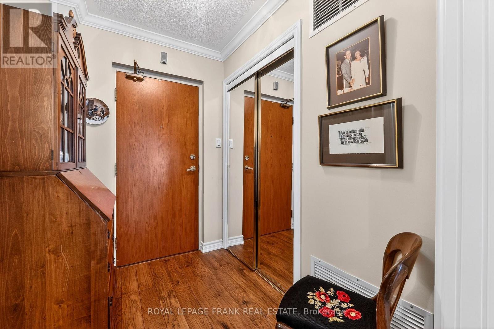 












110 - 3 HERITAGE WAY

,
Kawartha Lakes (Lindsay),




Ontario
K9V5Z1

