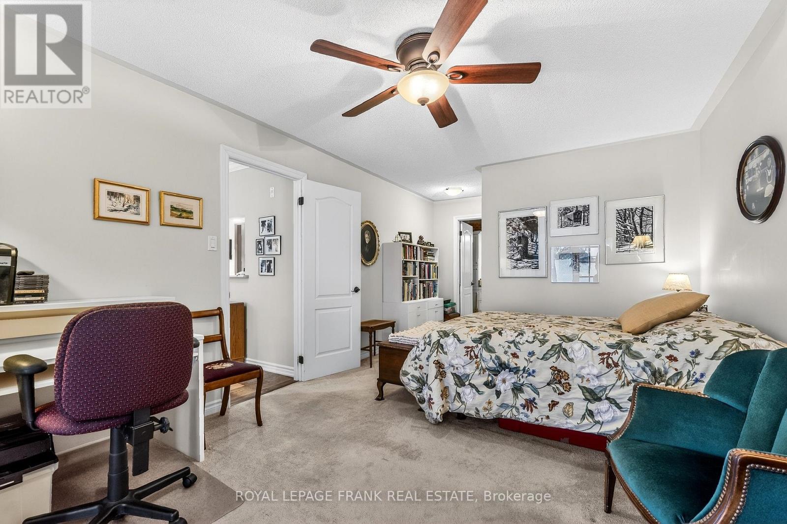 












110 - 3 HERITAGE WAY

,
Kawartha Lakes (Lindsay),




Ontario
K9V5Z1

