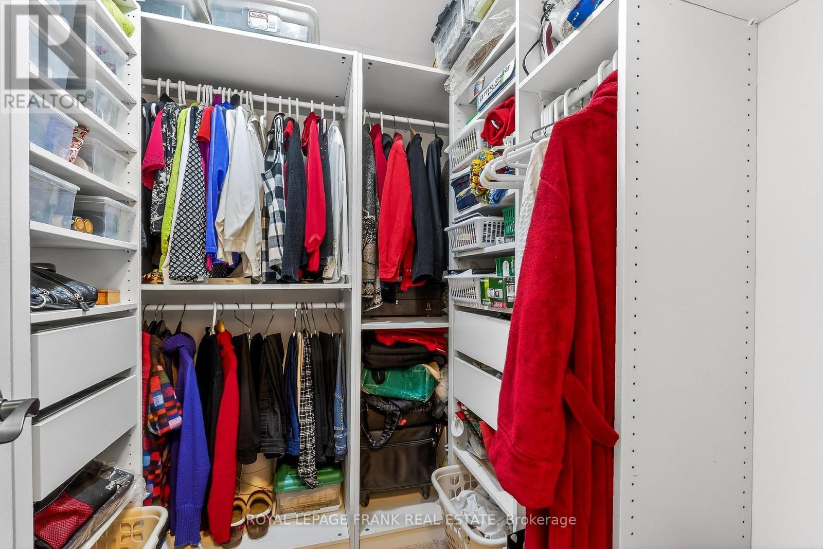 












110 - 3 HERITAGE WAY

,
Kawartha Lakes (Lindsay),




Ontario
K9V5Z1

