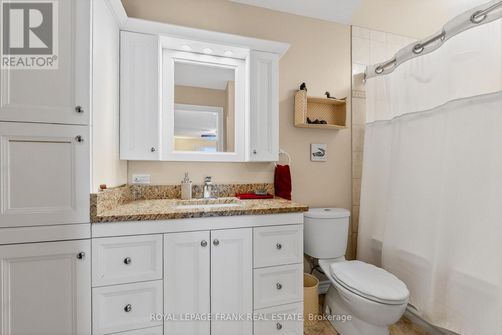 












110 - 3 HERITAGE WAY

,
Kawartha Lakes (Lindsay),




Ontario
K9V5Z1

