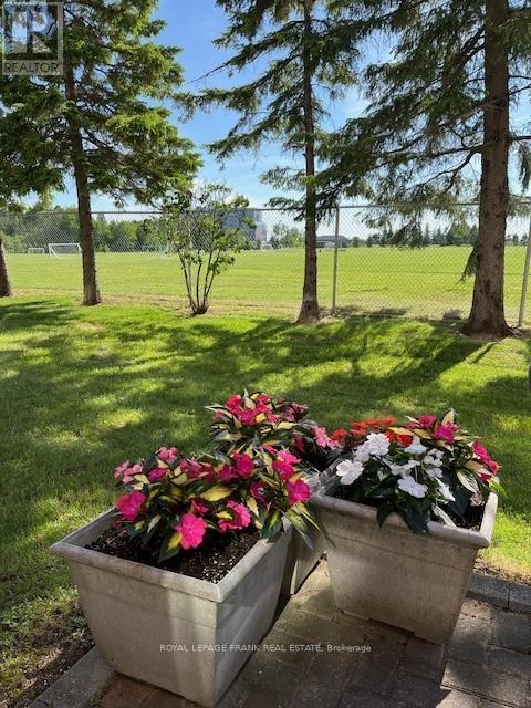 












110 - 3 HERITAGE WAY

,
Kawartha Lakes (Lindsay),




Ontario
K9V5Z1

