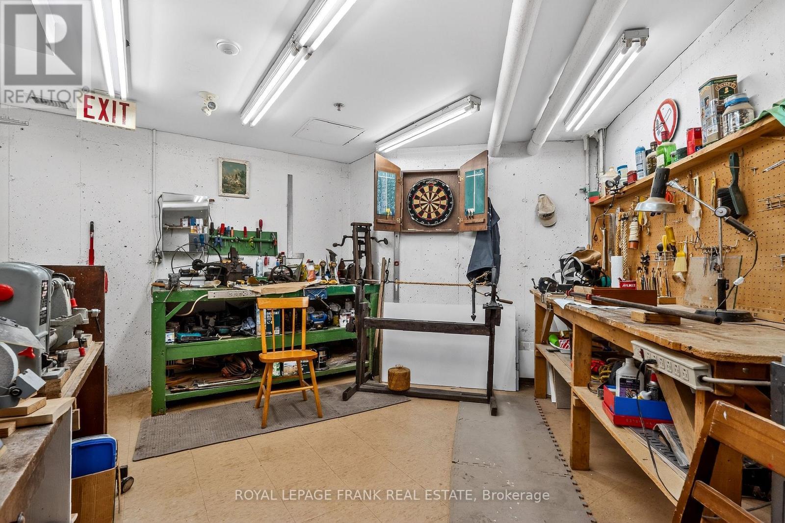 












110 - 3 HERITAGE WAY

,
Kawartha Lakes (Lindsay),




Ontario
K9V5Z1

