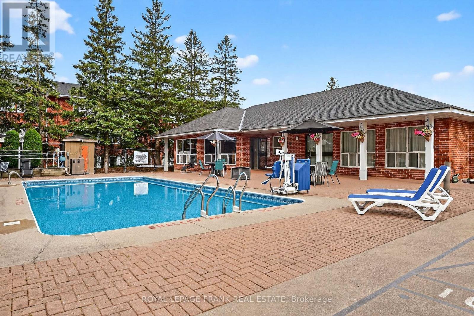 












110 - 3 HERITAGE WAY

,
Kawartha Lakes (Lindsay),




Ontario
K9V5Z1

